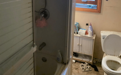 before image of washroom at 96 Hodgkins Ave., Thorold